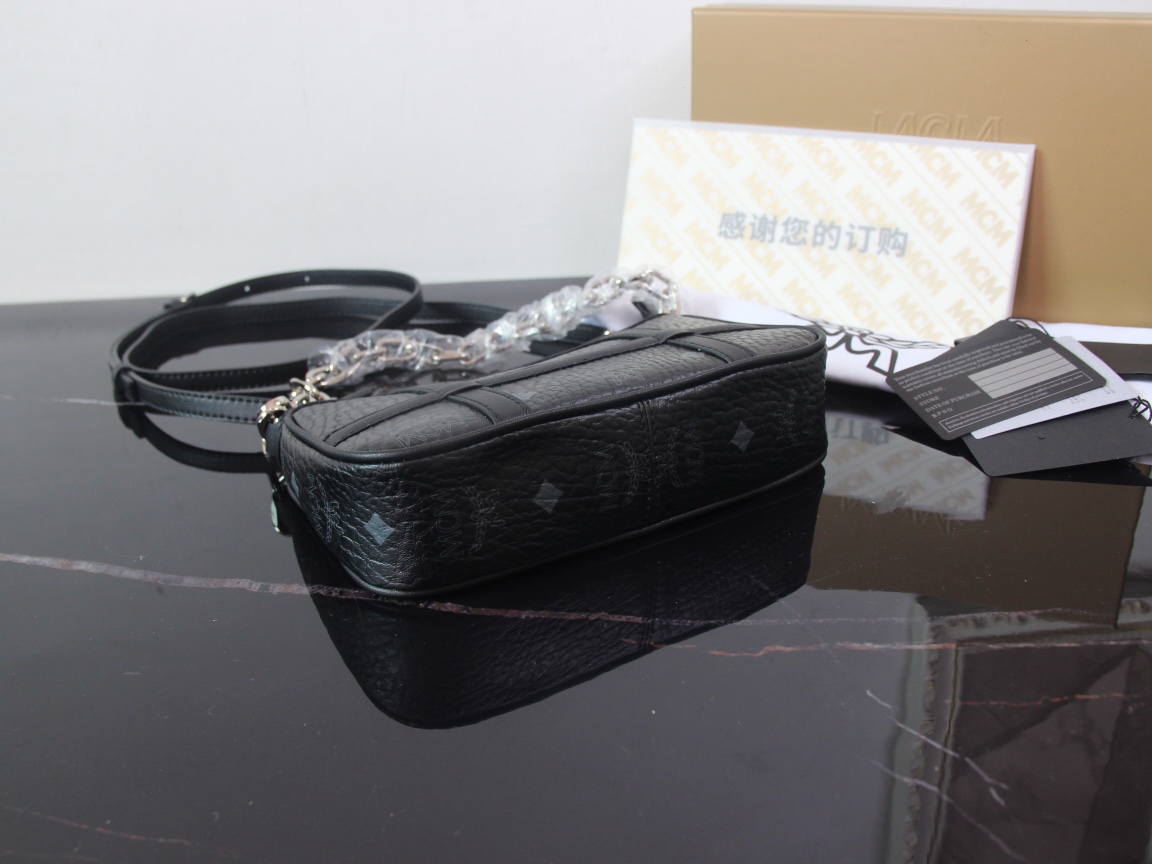 Mcm New Underarm Bag Black - Image 3