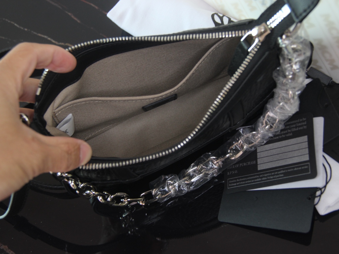 Mcm New Underarm Bag Black - Image 9