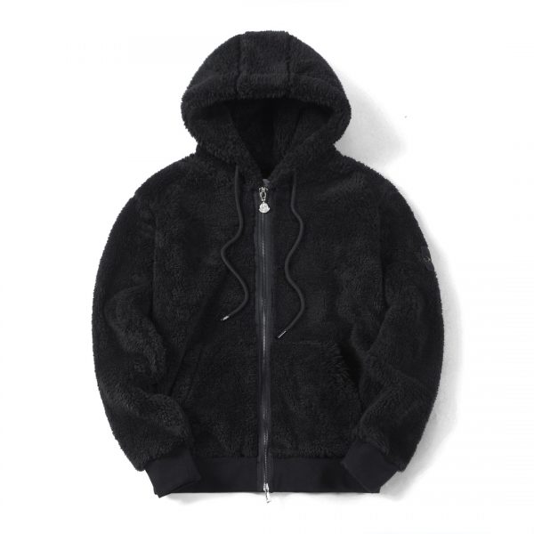 Moncler and Stone Island will unite under the concept of "beyond fashion, beyond luxury" (beyond fashion, beyond luxury)