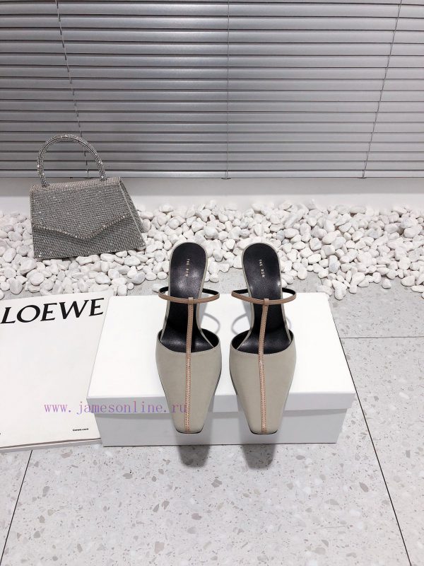 flatform παντόφλες | Top of the line The Row high-heeled slippers with toe caps and semi trailers are from a youn22vi6hrv | ξυλο με ζωνη