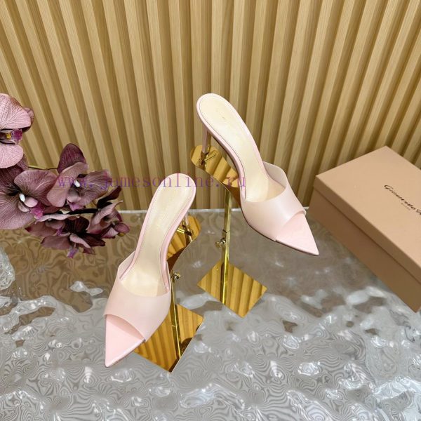 αδιαβροχες ζεστες μποτες καστορινες | Gianvito Rossi 2024 Classic Pointed PVC Film High Heels Half Drag————————————Its appearance ytpomc6h | yves saint laurent concealer