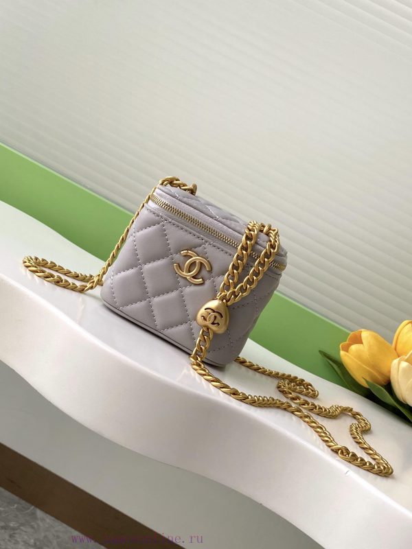 chanel τσαντες ελλαδα facebook | Chanel Bag The 24k box bag features the most beautiful heart-shaped adjustable buckle and ad 7fecpb1m | 5417 chanel sunglasses